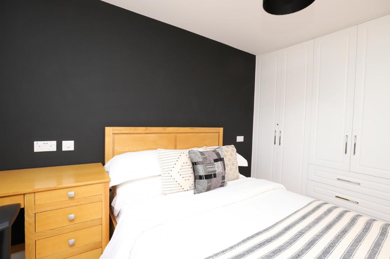 Homestay Luxurious Double Bedroom, Ensuite With Free Wifi. Oxford
